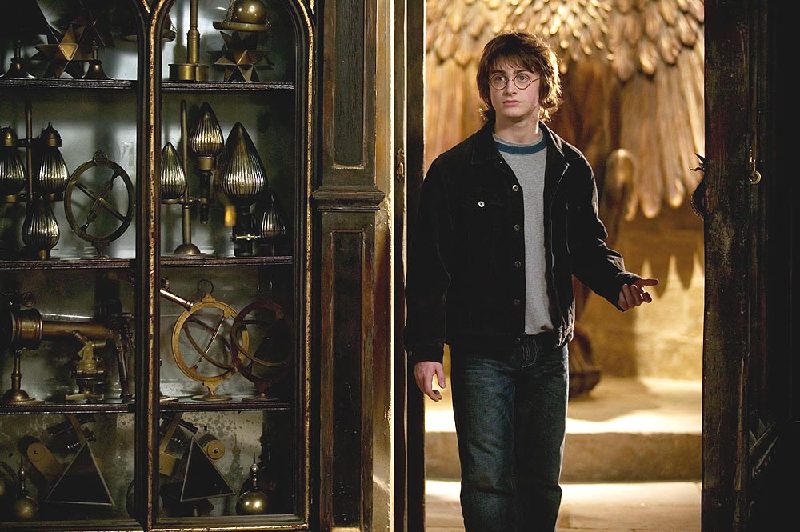 Harry Potter and the Goblet of Fire - Harry vstupuje do riaditeľne