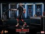 Iron Man 3 - Inšpirované - IRON MAN 3 - Hot Toys Tony Stark Collectible 2