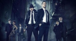 Gotham - Reklamné - Holy Zsasz Batma… Jim Gordan!: Watch the ‘Gotham’ Season 1 Full Trailer Now!