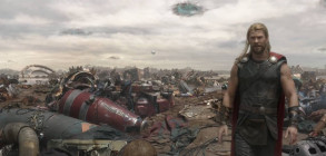 Thor: Ragnarok - Scéna - Thor vs. Hulk